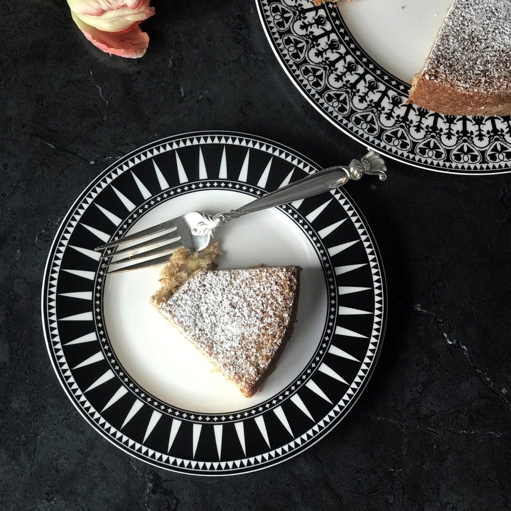 Caskata 7 Marrakech Rimmed Salad Plates. One set of 7
Reasonable offers accepted - Picture 2 of 6